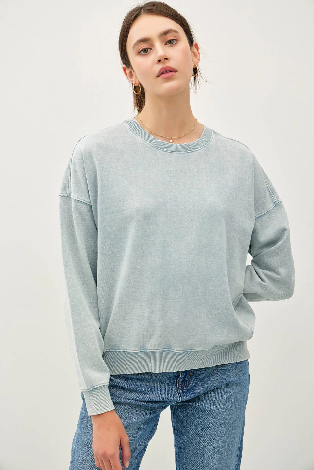 CROPPED ACID WASH CREW NECK SWEATSHIRT