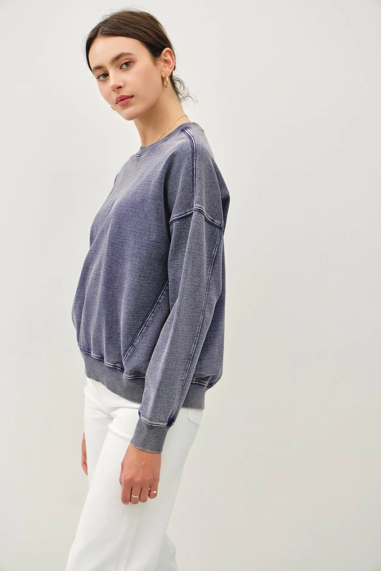 CROPPED ACID WASH CREW NECK SWEATSHIRT