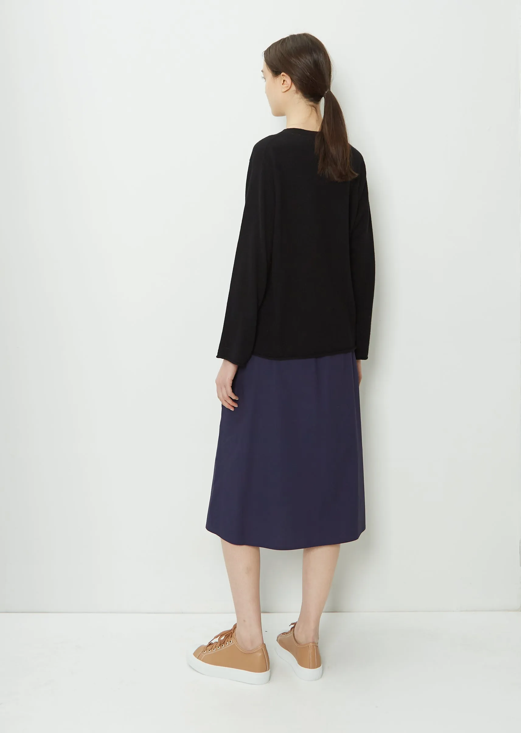 Minute C-Neck Cashmere Sweater — Black