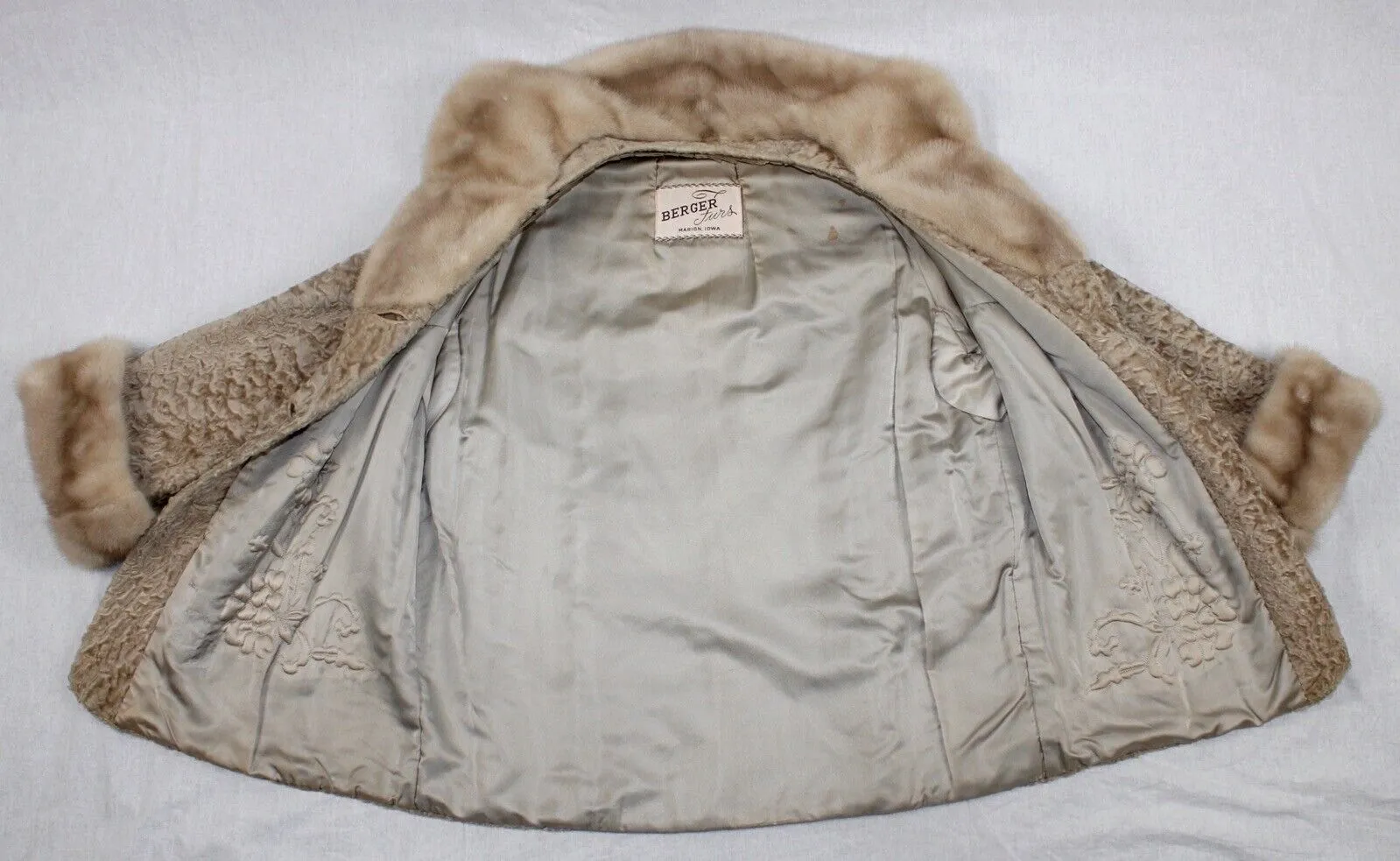 Vintage Light Broadtail Jacket w/ Tourmaline Mink Fur Collar -M